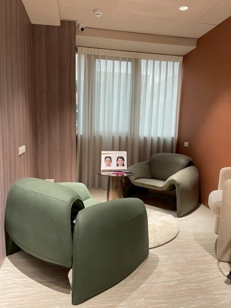 這張圖片的 alt 屬性值為空，它的檔案名稱為 image-768x1024.jpeg